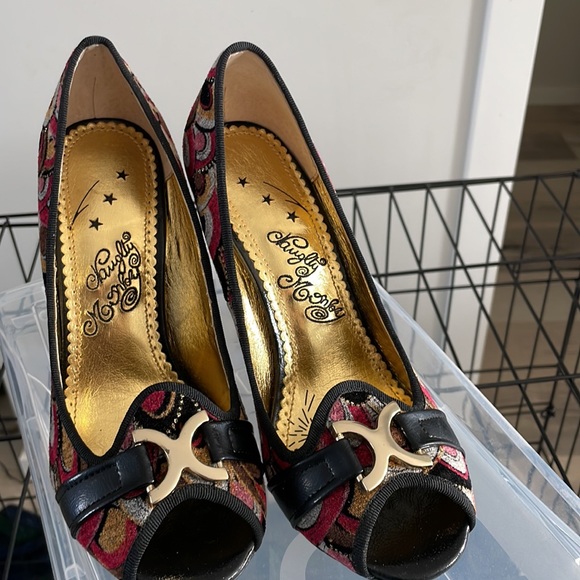 Naughty Monkey Open-Toe Pumps - Picture 3 of 7